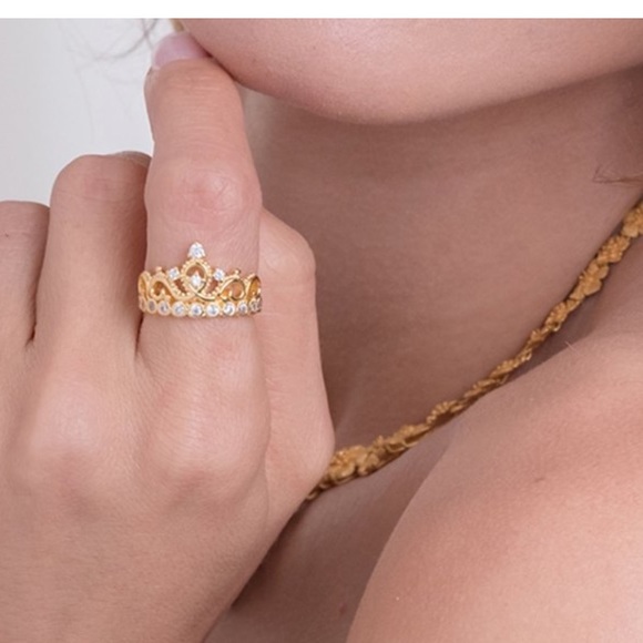 New princess crown ring in gold plate size 6 - Picture 1 of 8